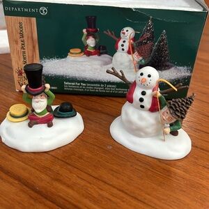 Dept 56 North Pole Woods Tailored for You Elves Village Accessories #56.56921